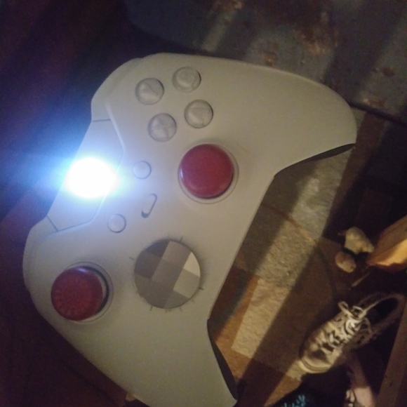 Xbox elite controller - Picture 1 of 3